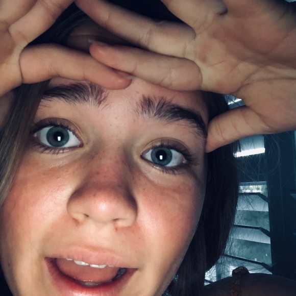 Meet your Posher, Chloe - Picture 1 of 1